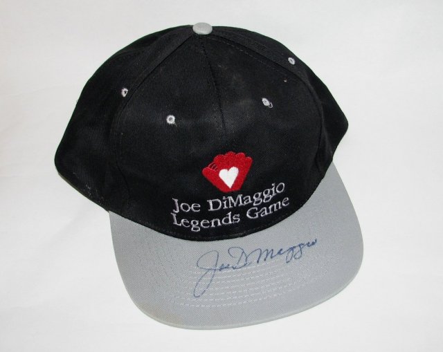 JOE DIMAGGIO SIGNED BASEBALL CAP