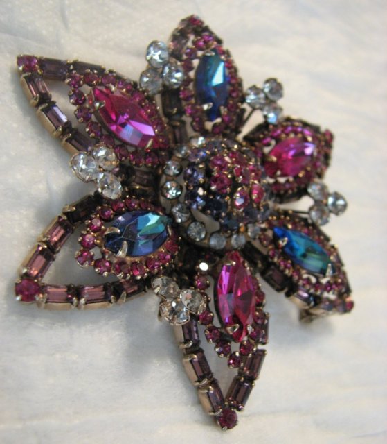 Stunning Weiss Multi-Color Rhinestone Brooch