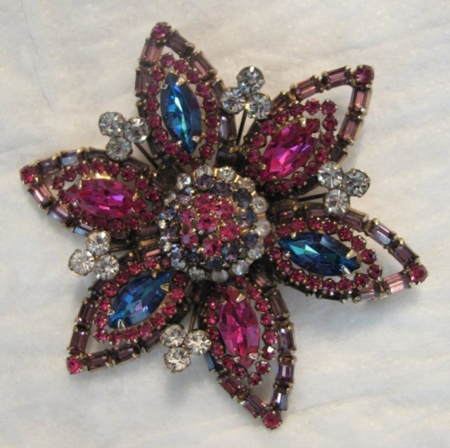 Stunning Weiss Multi-Color Rhinestone Brooch