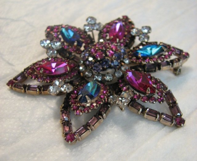 Stunning Weiss Multi-Color Rhinestone Brooch