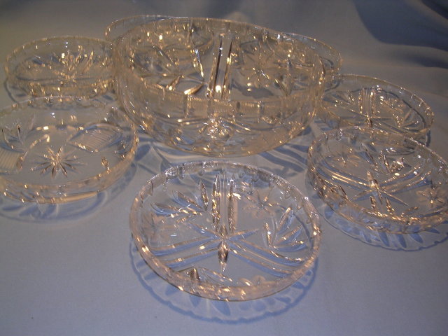 BEAUTIFUL VINTAGE LEAD CRYSTAL FLORAL ETCHED 8 PIECE SALAD BOWL SET