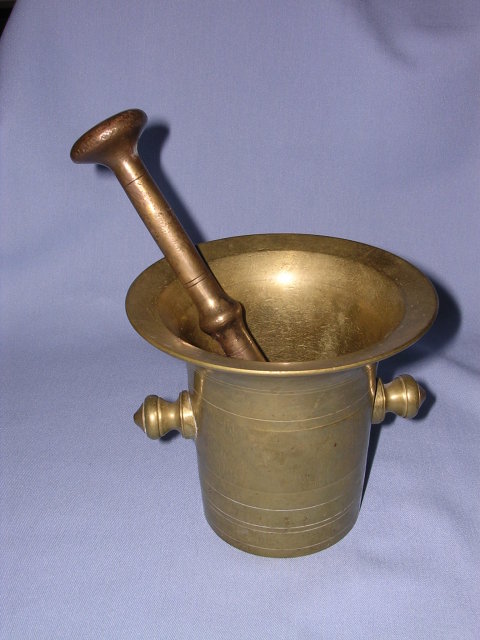 EUROPEAN ANTIQUE BRASS MORTAR AND PESTLE