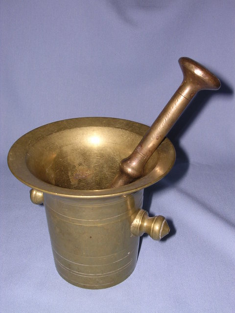 EUROPEAN ANTIQUE BRASS MORTAR AND PESTLE
