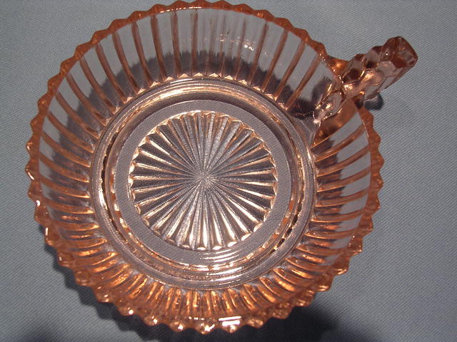 QUEEN MARY PINK DEPRESSION FOUR INCH HANDLE BOWL