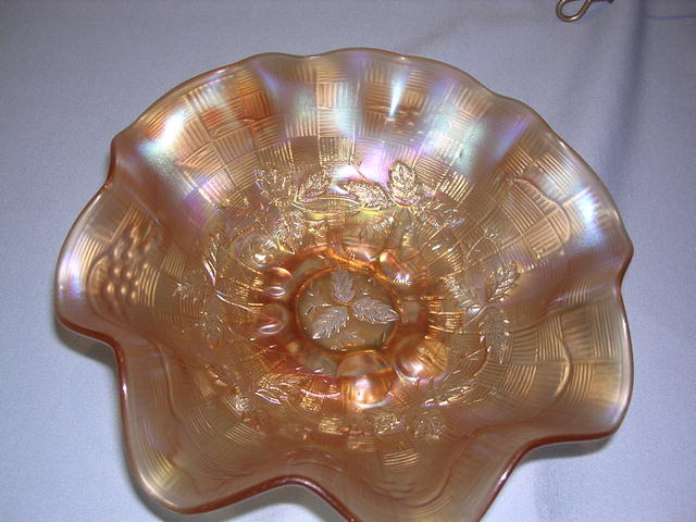 NORTHWOOD THREE FRUITS MEDALION MARIGOLD CARNIVAL BOWL