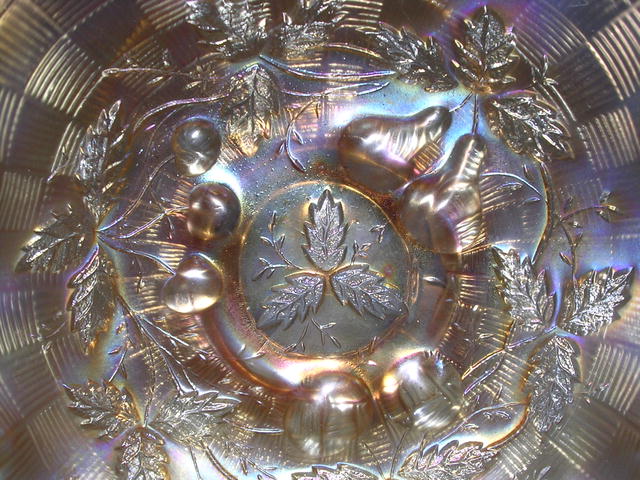 NORTHWOOD THREE FRUITS MEDALION MARIGOLD CARNIVAL BOWL