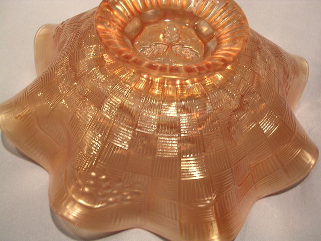 NORTHWOOD THREE FRUITS MEDALION MARIGOLD CARNIVAL BOWL