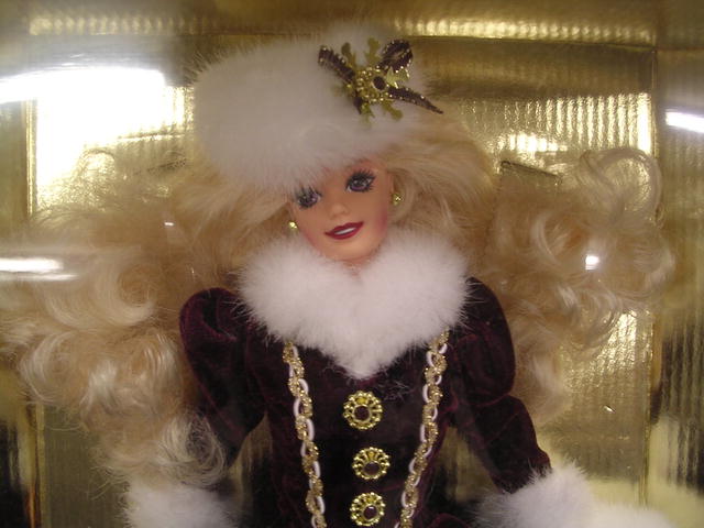 1996 HOLIDAY BARBIE CHRISTMAS EDITION DOLL MIB