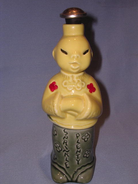 VINTAGE SPRINKLE PLENTY CHINESE LAUNDRY CLOTHES SPRINKLER BOTTLE
