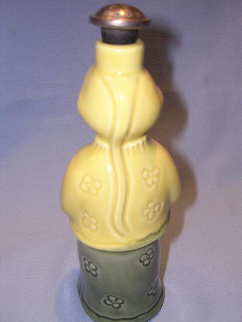 VINTAGE SPRINKLE PLENTY CHINESE LAUNDRY CLOTHES SPRINKLER BOTTLE