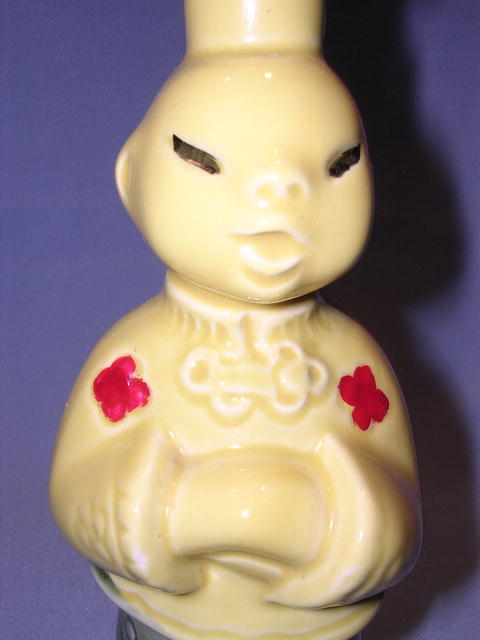 VINTAGE SPRINKLE PLENTY CHINESE LAUNDRY CLOTHES SPRINKLER BOTTLE