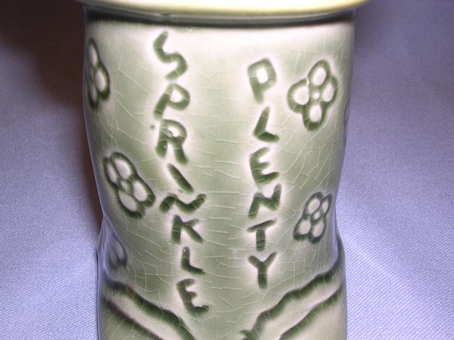 VINTAGE SPRINKLE PLENTY CHINESE LAUNDRY CLOTHES SPRINKLER BOTTLE