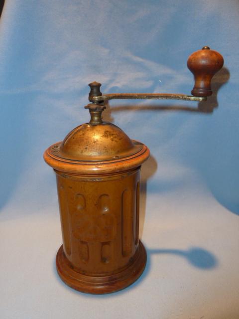 ANTIQUE F&B TRE-SPADE ROUND COFFEE GRINDER