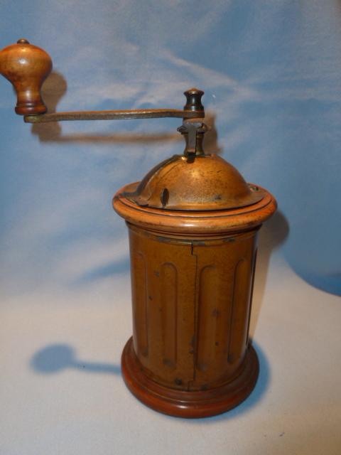 ANTIQUE F&B TRE-SPADE ROUND COFFEE GRINDER