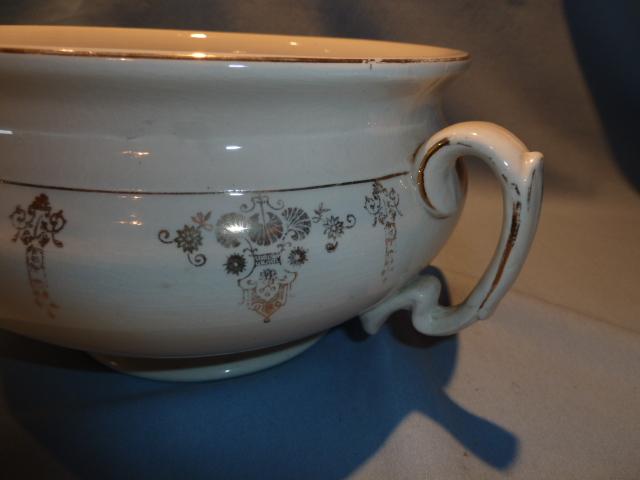 BEAUTIFUL ANTIQUE COVERED HANDLED CHAMBER POT WHITE WITH GOLD