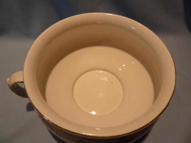 BEAUTIFUL ANTIQUE COVERED HANDLED CHAMBER POT WHITE WITH GOLD