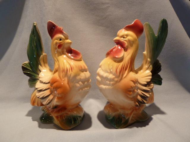 VINTAGE ROYAL COPLEY SET OF HEN AND ROOSTER CHICKENS