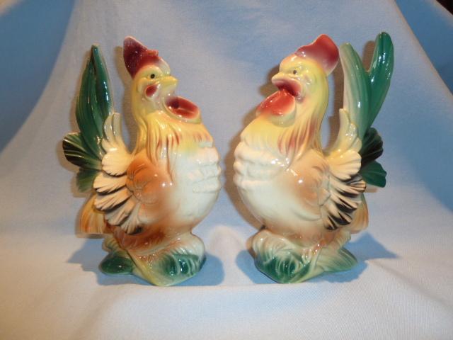 VINTAGE ROYAL COPLEY SET OF HEN AND ROOSTER CHICKENS