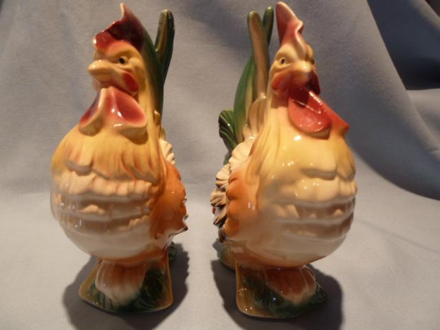 VINTAGE ROYAL COPLEY SET OF HEN AND ROOSTER CHICKENS