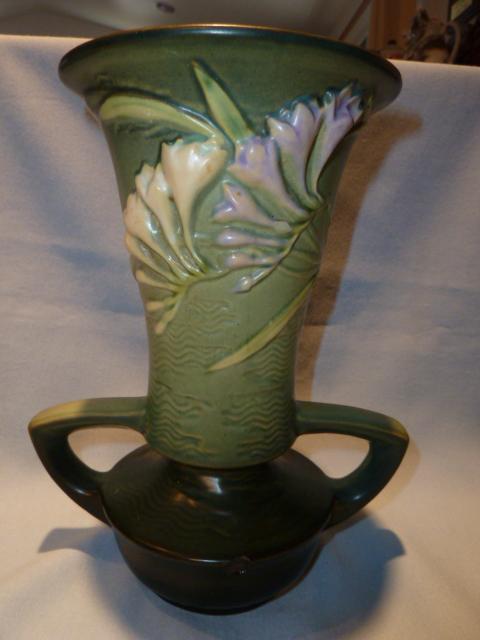 ROSEVILLE FREESIA 124-9 GREEN HANDLED VASE