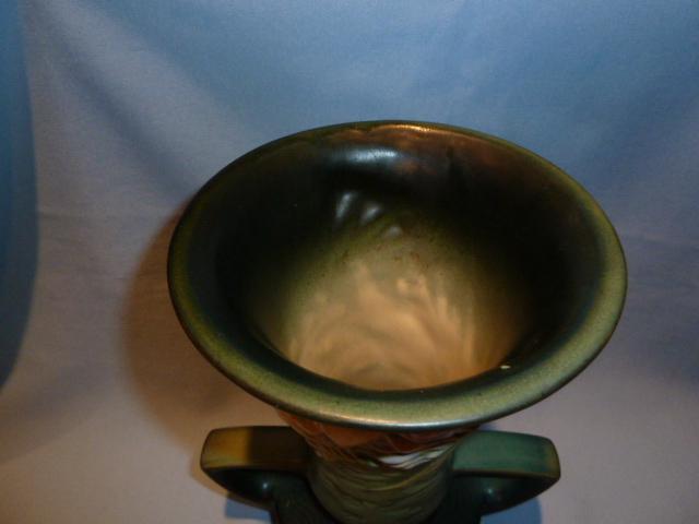ROSEVILLE FREESIA 124-9 GREEN HANDLED VASE