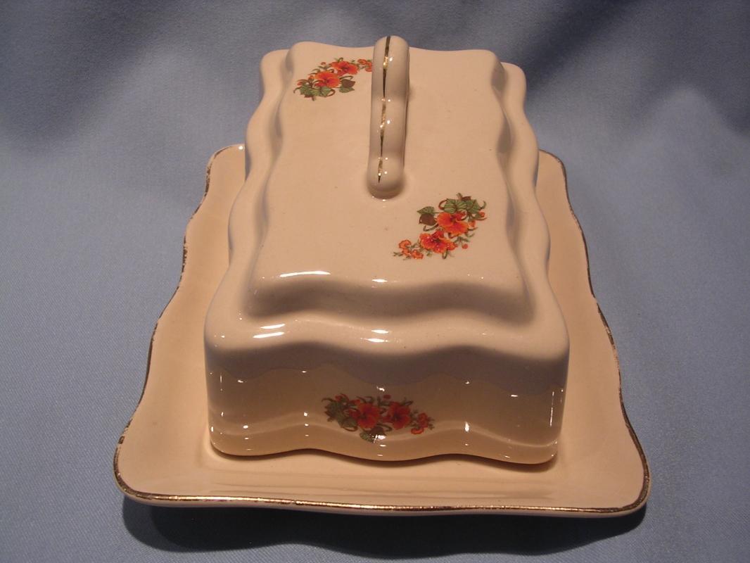 VINTAGE BEIGE PINK FLORAL CHEESE KEEPER ROMANIA