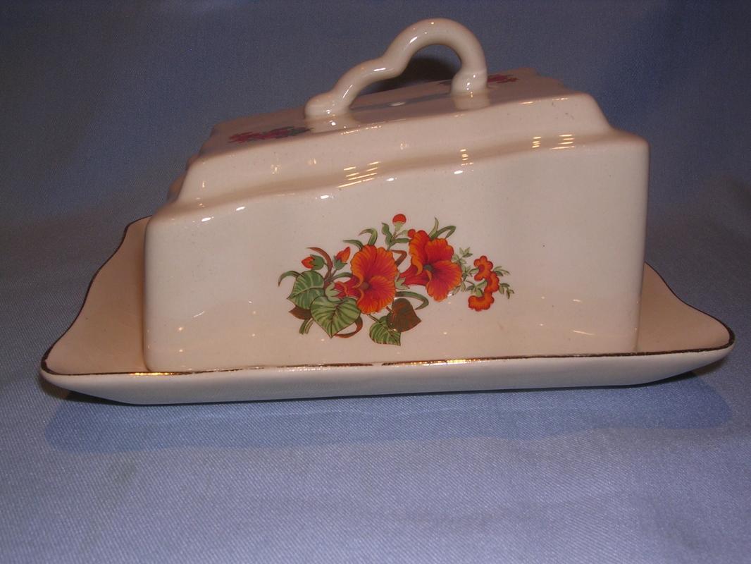 VINTAGE BEIGE PINK FLORAL CHEESE KEEPER ROMANIA