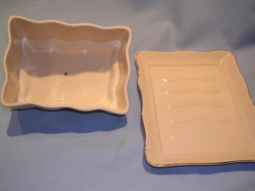 VINTAGE BEIGE PINK FLORAL CHEESE KEEPER ROMANIA
