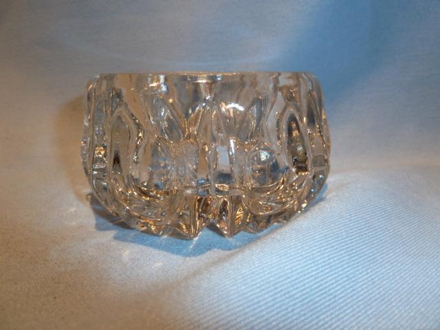 ANTIQUE HEAVY GLASS CRYSTAL THUMBPRINT DESIGN MASTER SALT