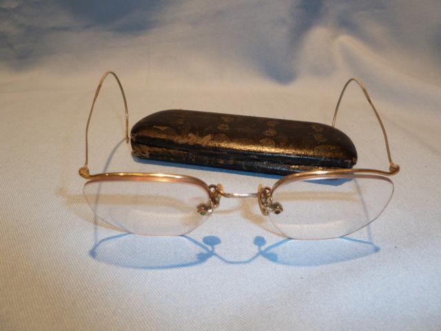 ANTIQUE ARTCRAFT NOKORRR EYE GLASSES SPECS WITH ORIGINAL CASE