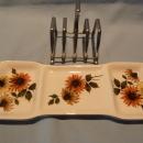TWO MIDWINTER TOAST DISHES WITH ONE CHROME CENTER RACK THAT CAN BE USED ON EITHER TOAST