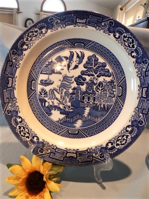 18 PIECE SET WILLOW WOODS WARE BLUE WILLOW DINNERWARE
