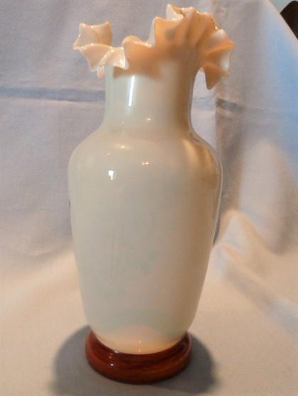 BEAUTIFUL AND RARE BRISTOL HAND PAINTED SCENE RUFFLE TOP VASE