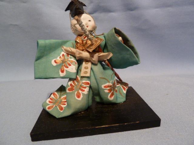 ANTIQUE JAPANESE SAMARI DOLL WITH SWORD IN WOOD AND GLASS SHADOW BOX