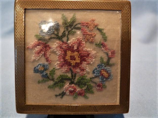 PATINA NEEDLEPOINT TOP GOLD TONE COMPACT ENGLAND