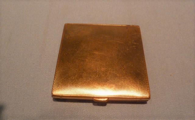 PATINA NEEDLEPOINT TOP GOLD TONE COMPACT ENGLAND
