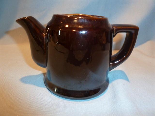 OCCUPIED JAPAN CHOCOLATE BROWN POTTERY SINGLE SERVE TEAPOT TEA POT
