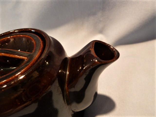 OCCUPIED JAPAN CHOCOLATE BROWN POTTERY SINGLE SERVE TEAPOT TEA POT