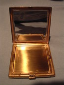 PATINA NEEDLEPOINT TOP GOLD TONE COMPACT ENGLAND