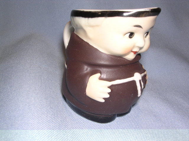 GOEBEL FRIAR TUCK SMALL PITCHER S141 2/0