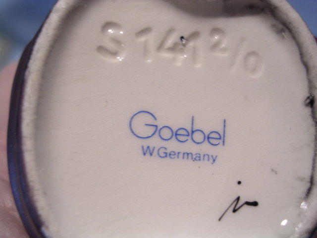 GOEBEL FRIAR TUCK SMALL PITCHER S141 2/0