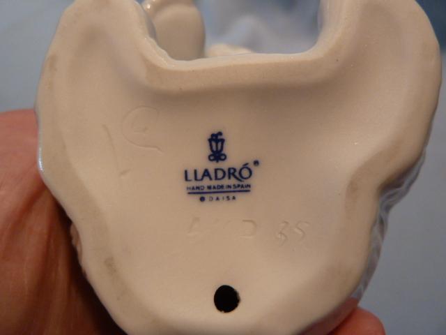 LLADRO RESTING POLAR BEAR FIGURINE 1208