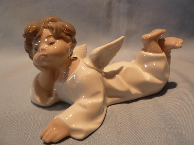 LLADRO ANGEL RECLINGING # 4541 1969