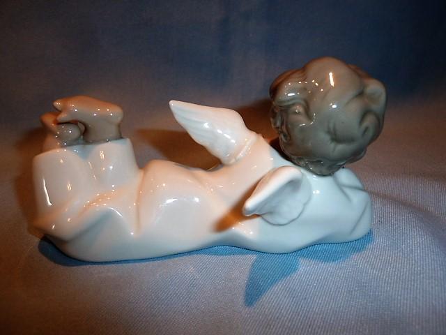 LLADRO ANGEL RECLINGING # 4541 1969