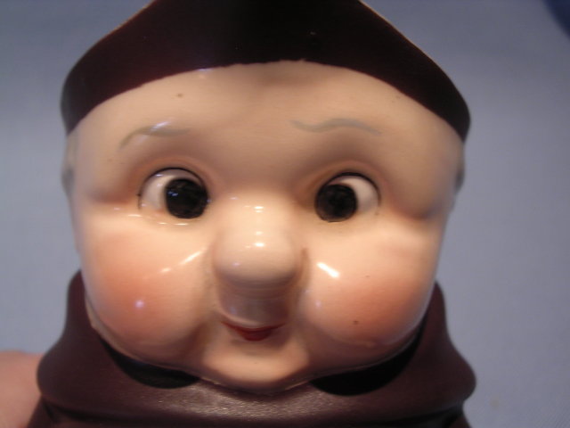 GOEBEL FRIAR TUCK #141/0 CROSSED EYES PITCHER FULL BEE
