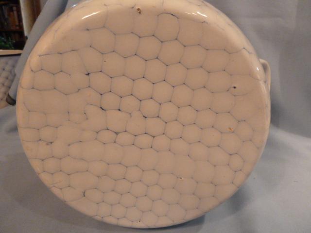 ANTIQUE GRANITEWARE GRANITE ENAMELCHICKEN WIRE COVERED COOK POT