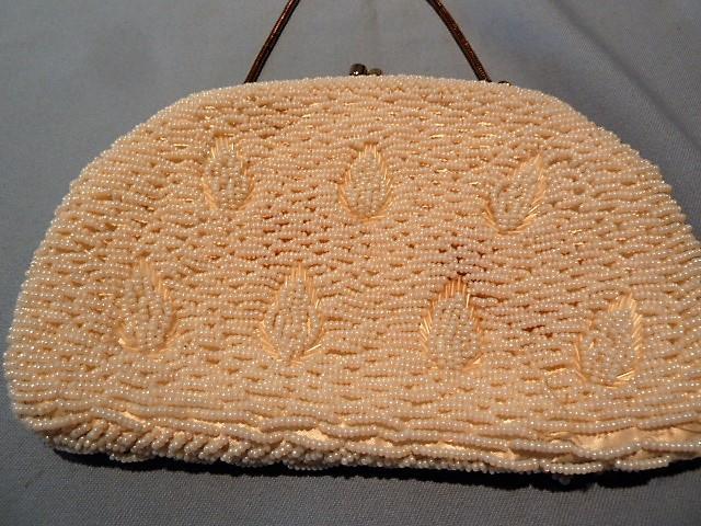 VINTAGE SIMON WHITE BEADED EVENING PURSE WITH GOLD LEAF DESIGN GOLD HANDLE