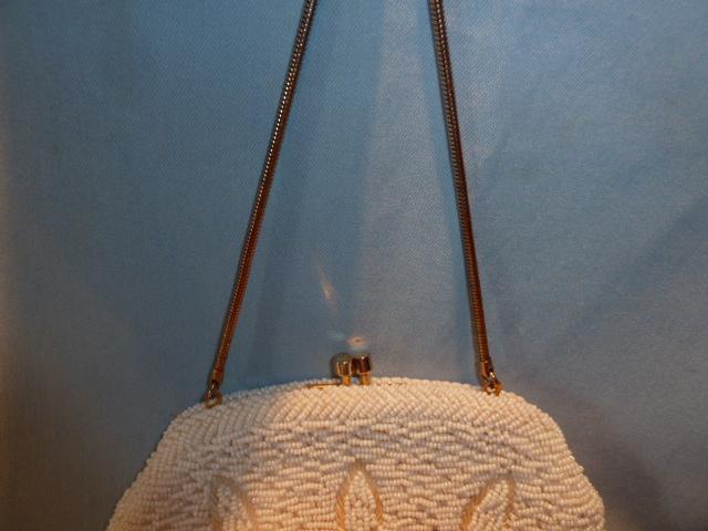 VINTAGE SIMON WHITE BEADED EVENING PURSE WITH GOLD LEAF DESIGN GOLD HANDLE