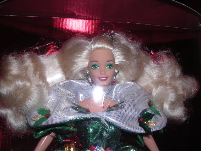 BARBIE 1995 HAPPY HOLIDAYS SPECIAL EDITION CHRISTMAS DOLL