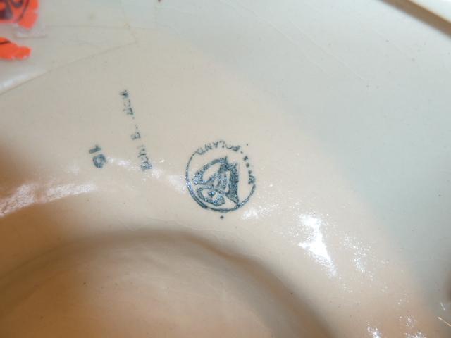 VINTAGE POLISH POTTERY LARGE CHEESE or PANCAKE LADY DAISY PATTERN